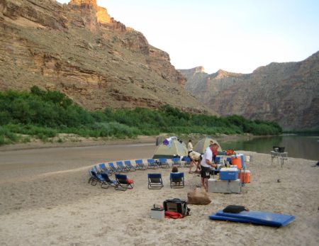 desolation-canyon-river-camping