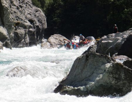 illinois-river-rafting-green-wall-rapid