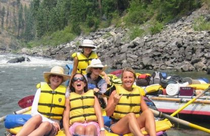 salmon river oar raft below whitewater rapid