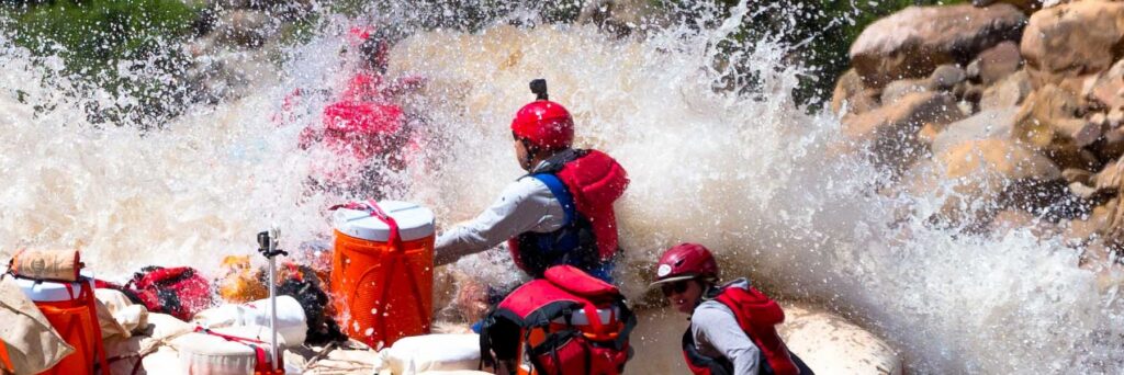 raft running big rapid Cataract Canyon as Alternative to the Grand Canyon 2‑Day Trip